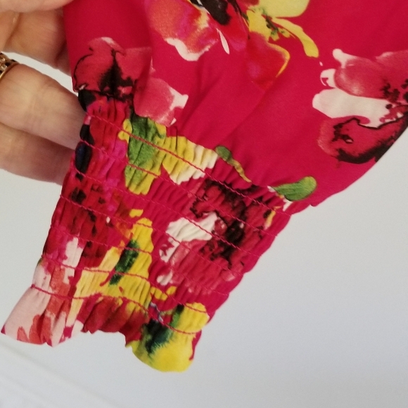 Carolina Belle floral smocked blouse - Picture 4 of 5